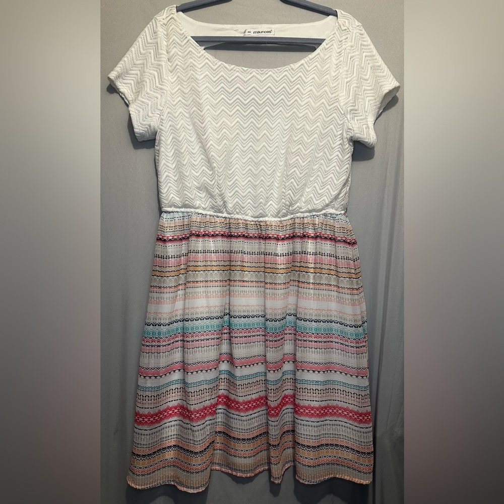 Maurices White Chevron Pattern Top